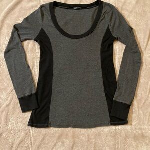 linq long sleeve tee. Size M